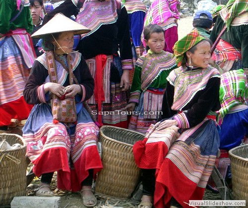 Seling bamboo Bacha sunday market Vietnam 